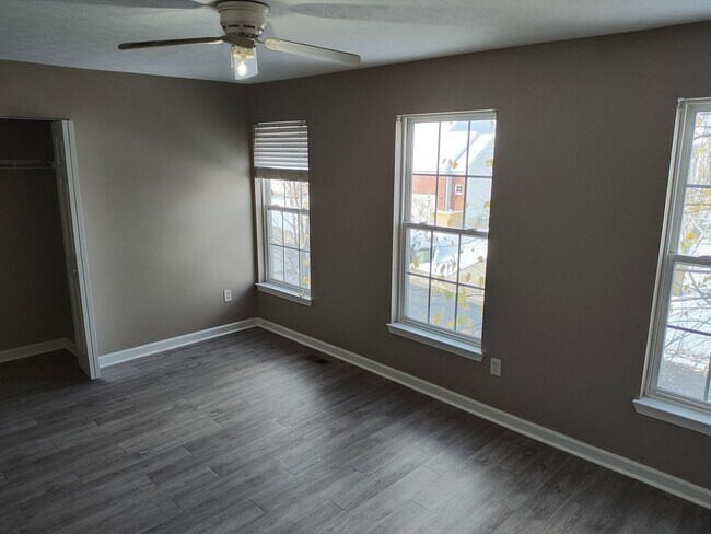 Building Photo - Beautifully maintained 4-bedroom, 2.5-bath...