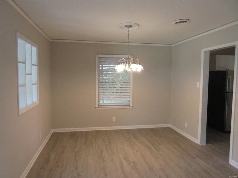 Building Photo - 616 Byrne Dr