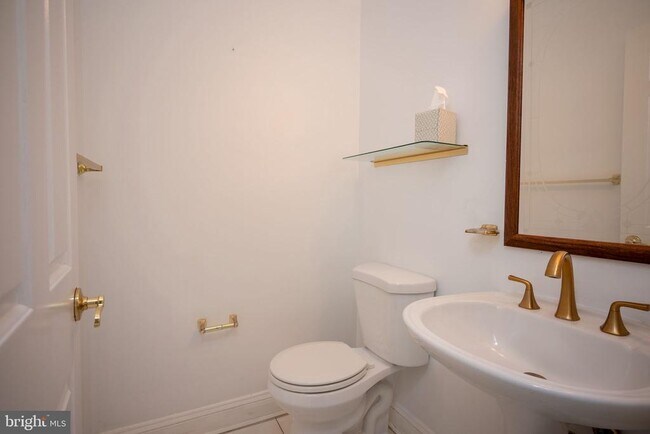 Building Photo - 9700 Grenadier Ct