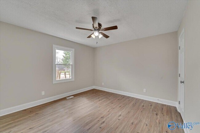 Building Photo - 117 Mandy Dr