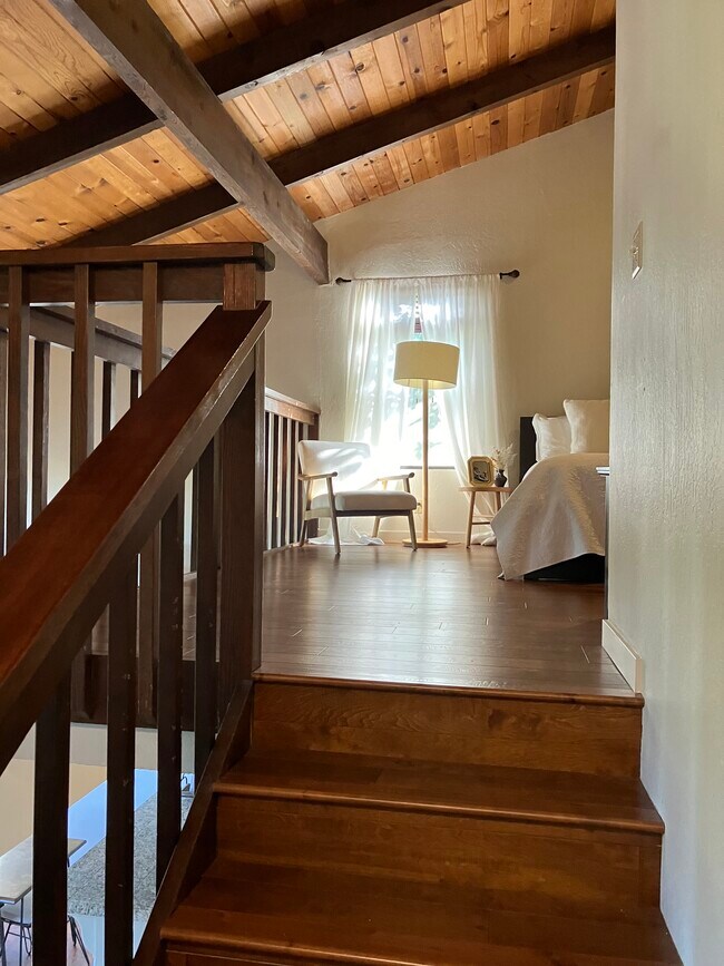 Building Photo - 1032 Leff St