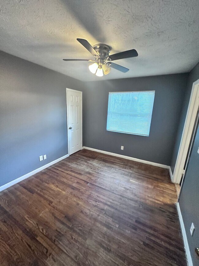 Building Photo - 3620 Effee St