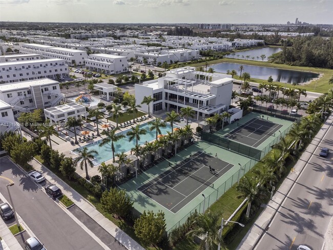 Building Photo - 10270 NW 66th St