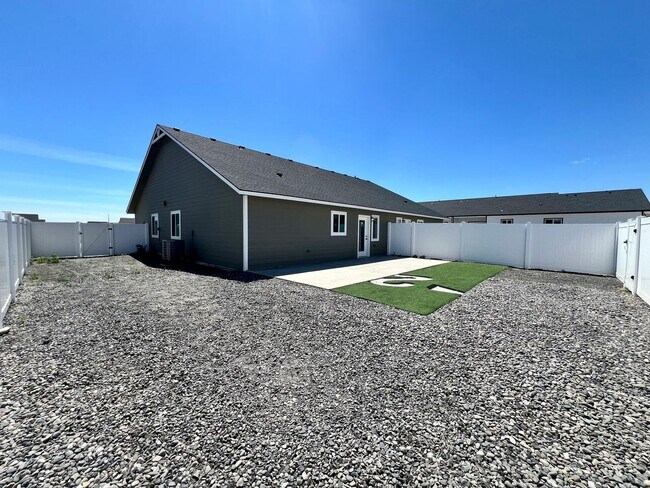 Building Photo - 107 Grant Dr