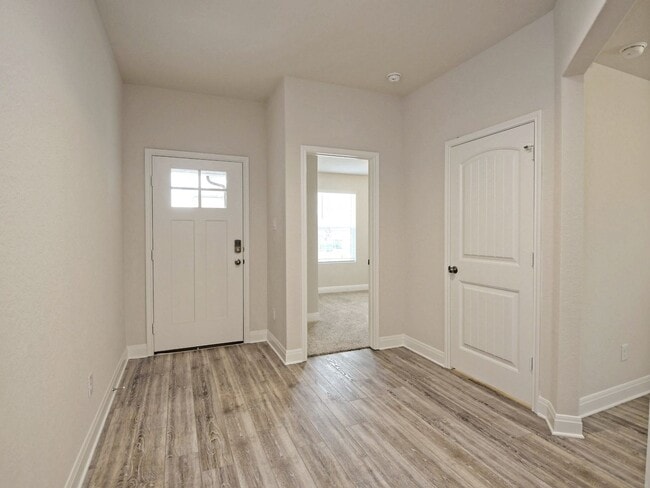 Building Photo - 4 BR + OFFICE/ 3 BA in Seguin - 2042 SF on GREENBELT - Arroyo Ranch!