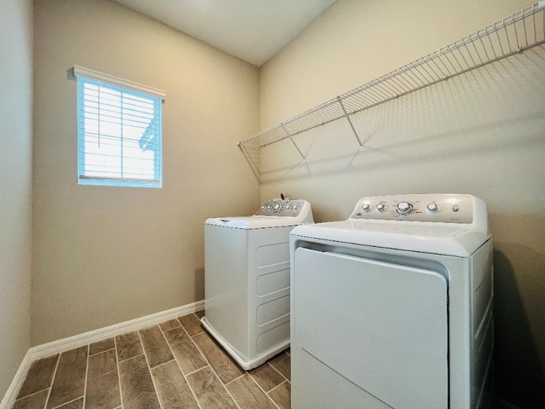 Building Photo - 3902 Rose Mallow Dr