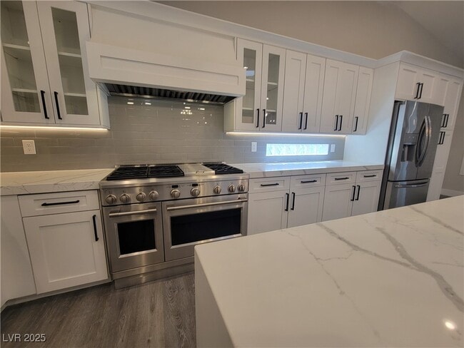 Building Photo - 5836 Corazon Dr