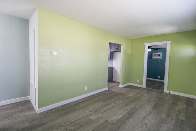 Building Photo - 2950 Lasses Blvd