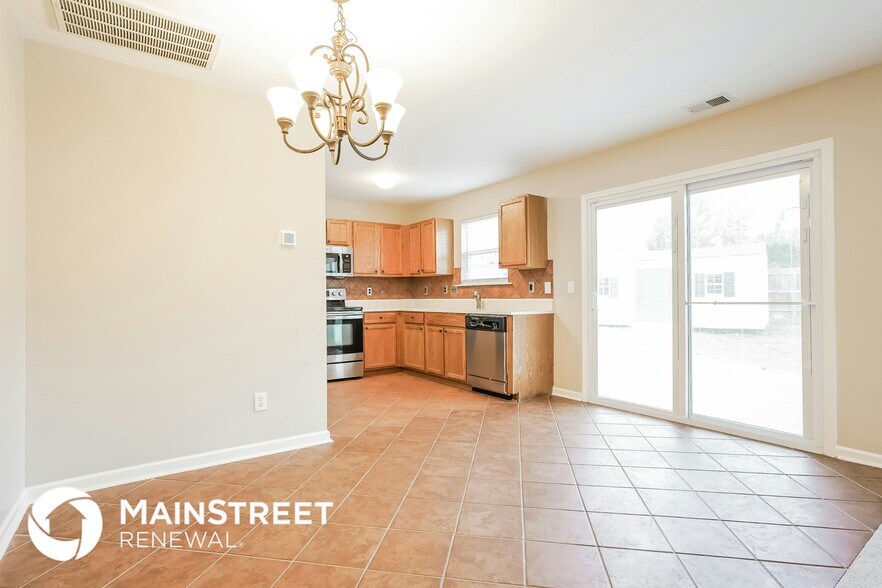 Building Photo - 6008 Porterdale Dr