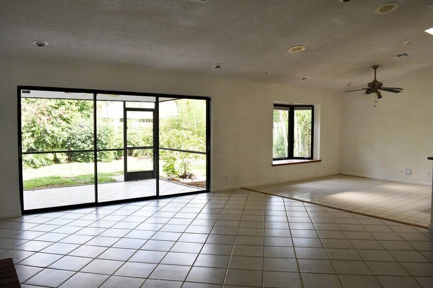 Building Photo - 13492 Exotica Ln