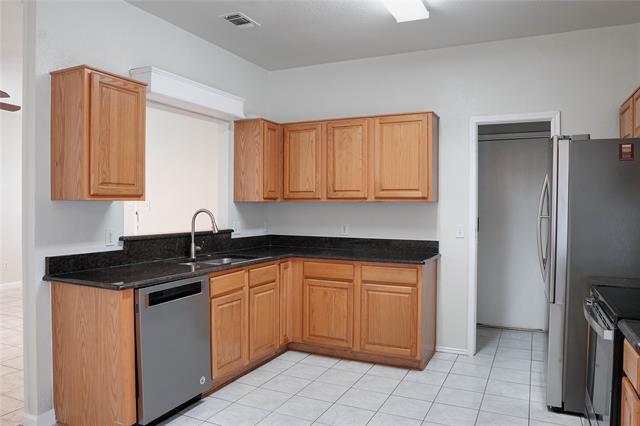 Building Photo - 7108 Park Creek Cir W