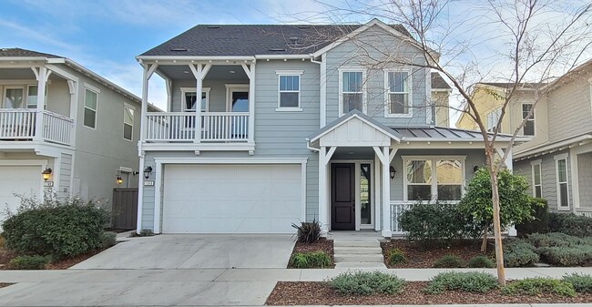 Primary Photo - Gorgeous 4 Bedroom Model Home in the Cannery
