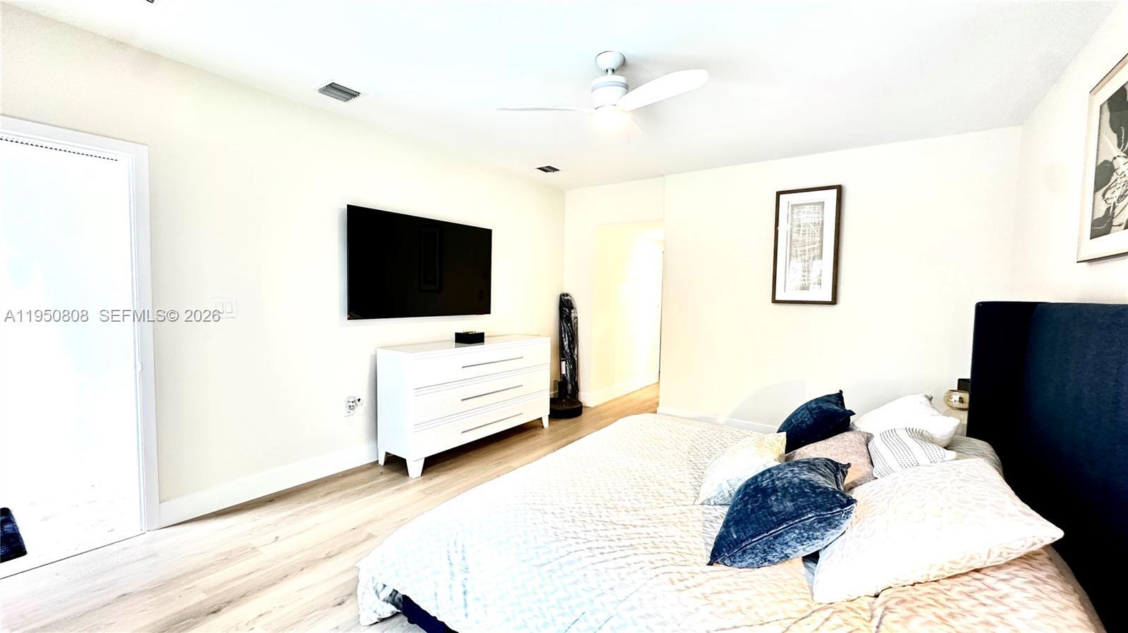 Building Photo - 814 NE 19th Ave