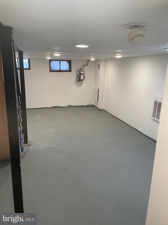 Building Photo - 5229 Westminster Ave