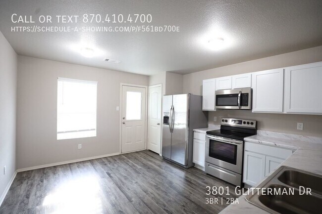 Building Photo - Recent construction - beautiful 3 bed / 2 ...