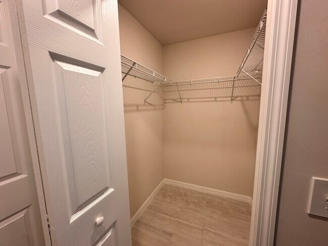 Building Photo - 129 NE 6th Ave