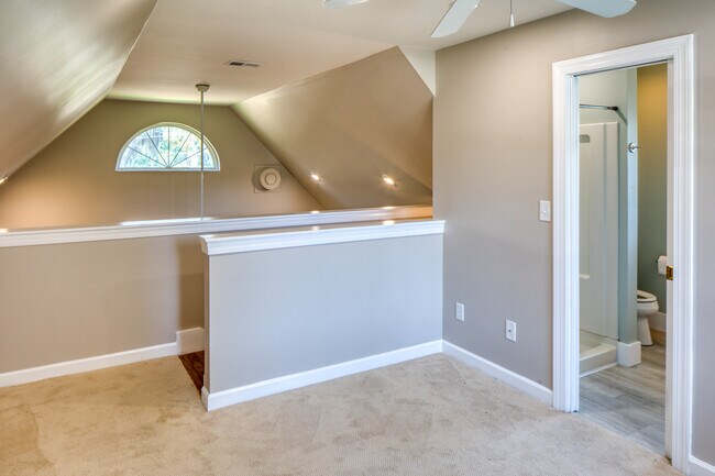 Building Photo - 9 Morningside Dr