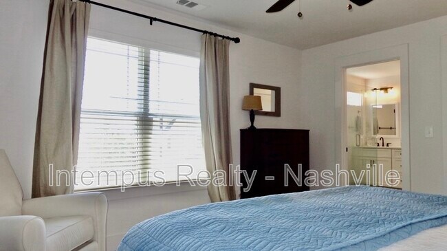 Building Photo - 3211 Anderson Pl