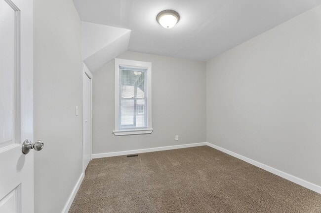 Building Photo - 2474 4th St