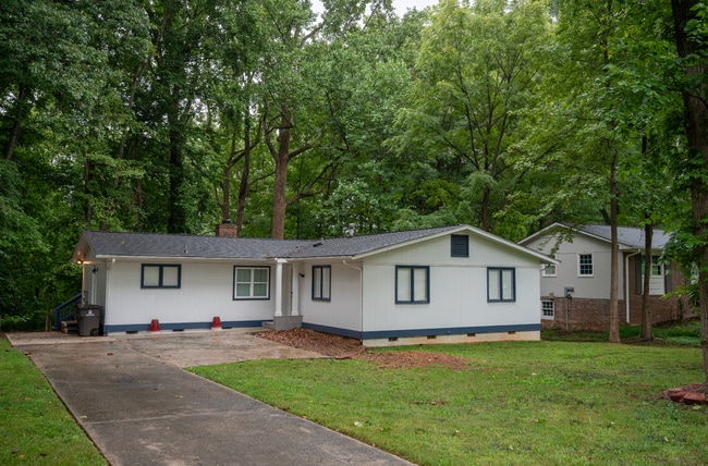 Primary Photo - Long-Term/Mid-Term/Short-Term rental, Foxc...