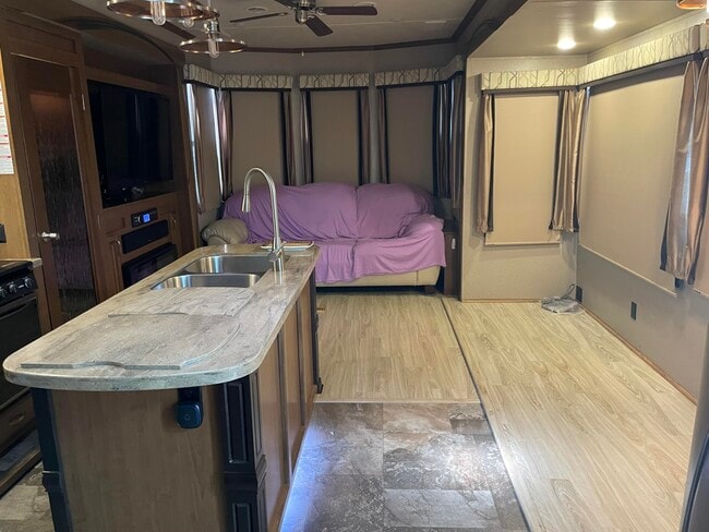 Building Photo - 6099 Overseas Hwy