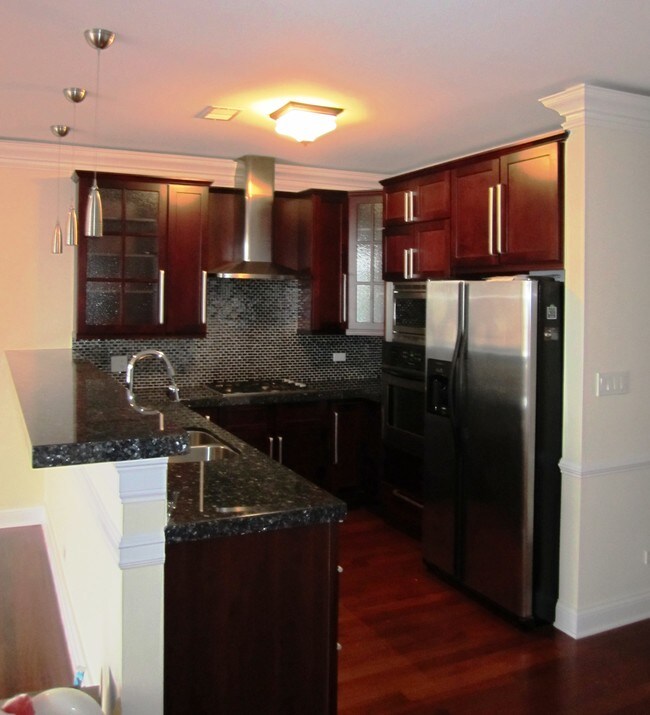 Building Photo - 4755 N Kilbourn Ave