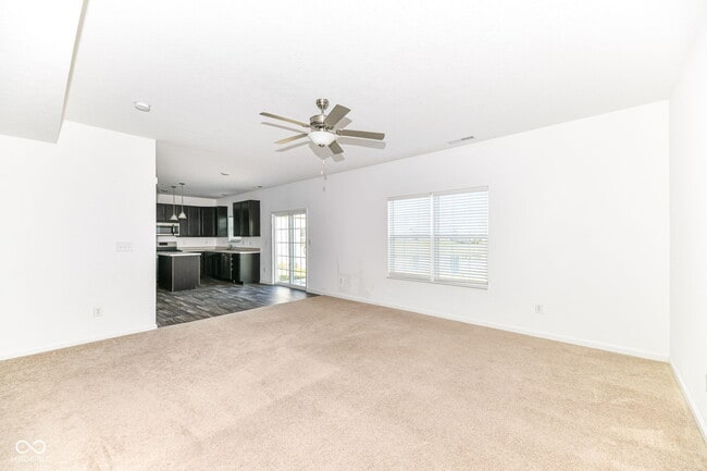Building Photo - 5375 Maywood Dr
