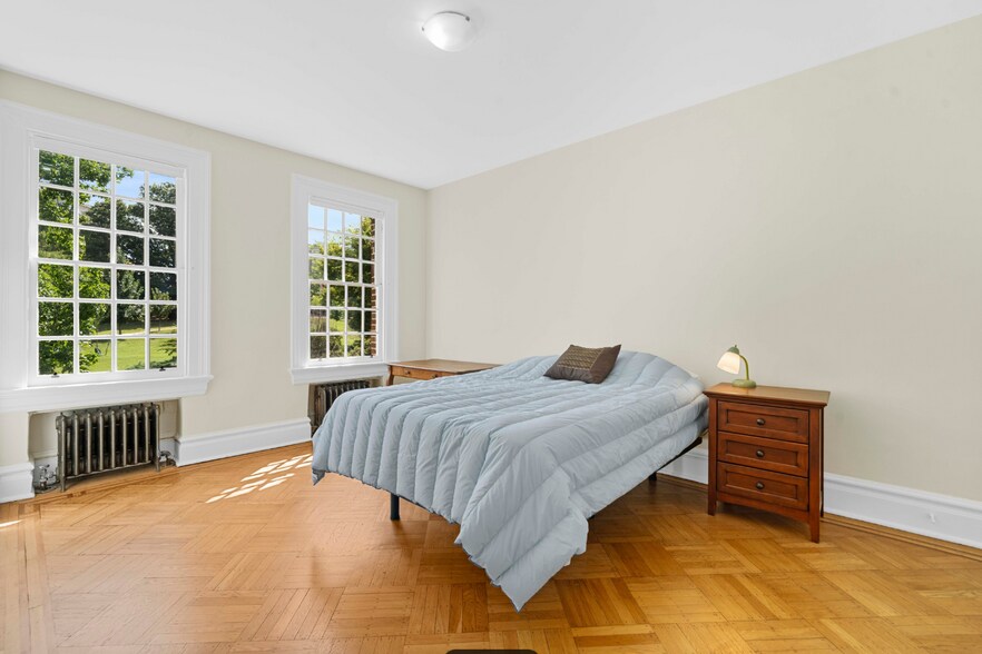 Building Photo - 2332 19th St NW