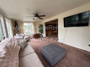 Building Photo - NO DEPOSIT Option Available for Qualified ...