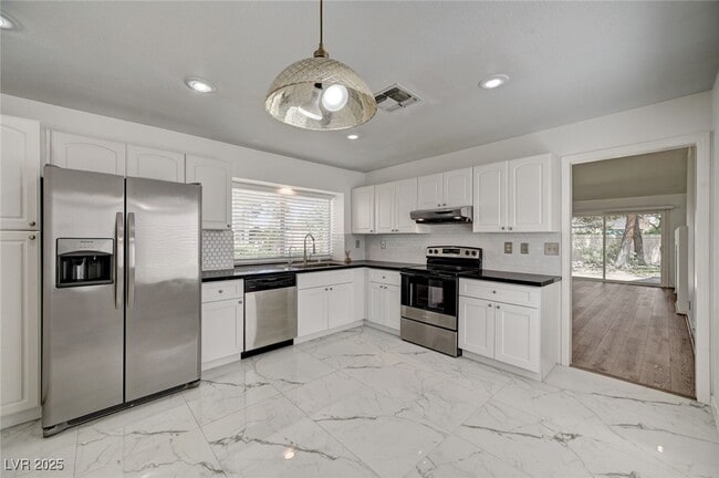 Building Photo - 6944 Emerald Springs Ln