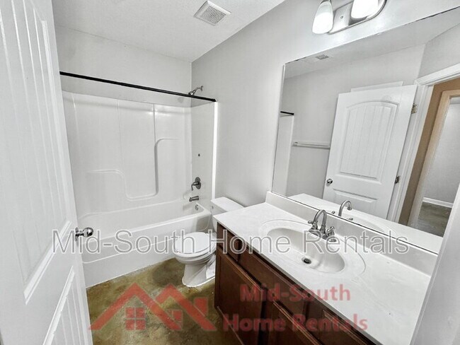 Building Photo - 3915 Jordan View Dr