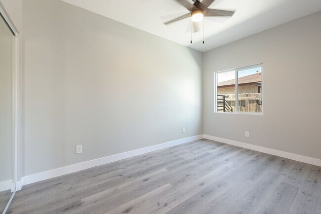 Building Photo - Brand New Downstairs 1 Bed 1 Bath! Be The ...