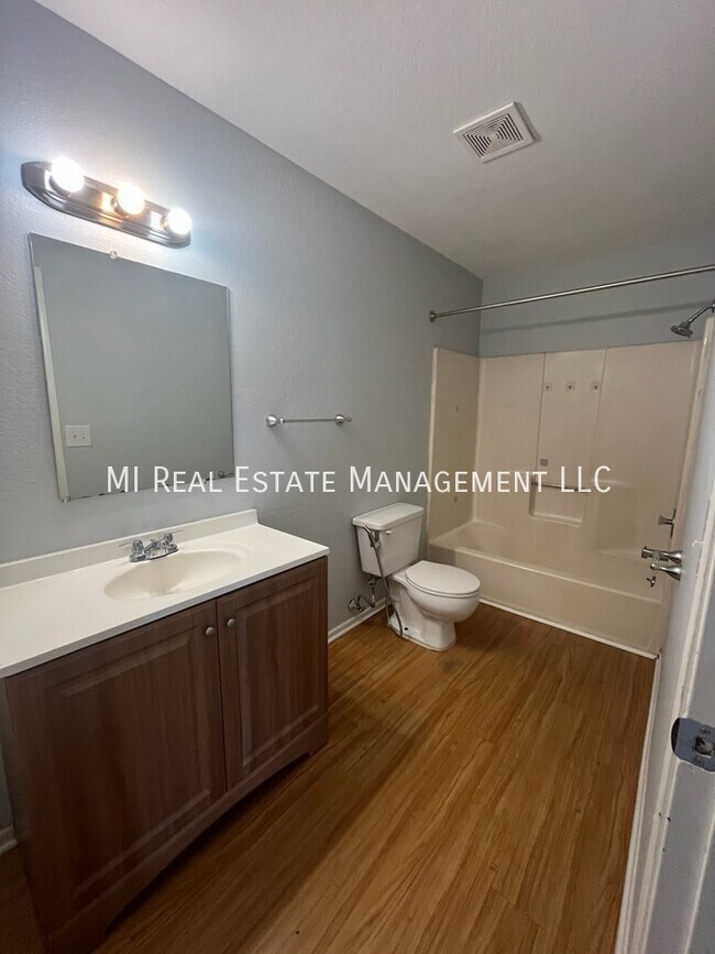Building Photo - 326 Stratford Way