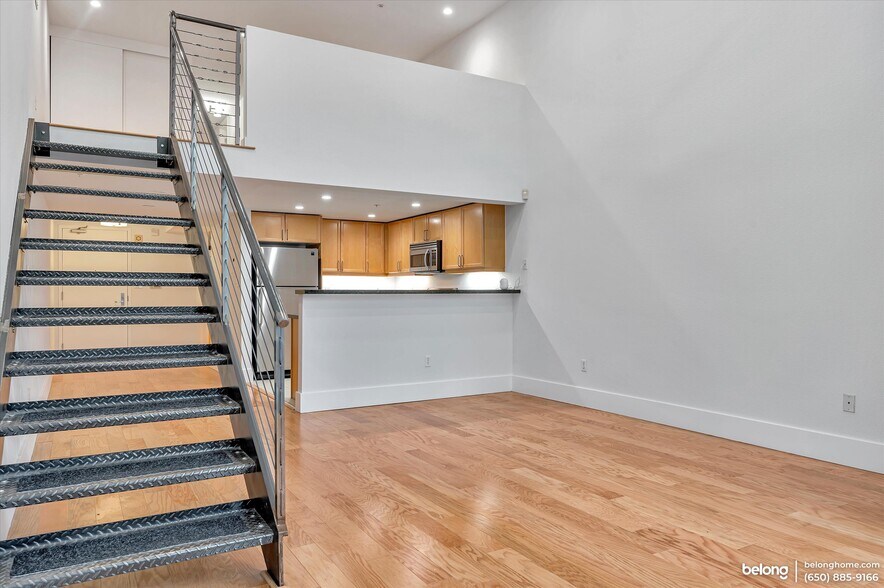 Building Photo - 2068 3rd St