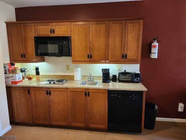 Building Photo - 200 NJ-94