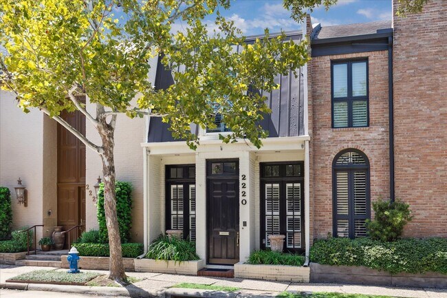 Building Photo - 2220 Fulham Ct