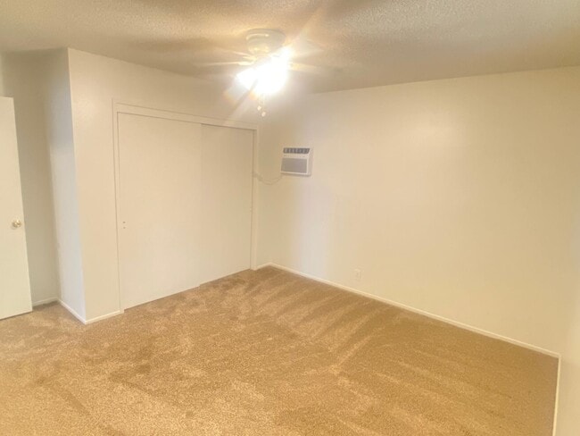 Building Photo - 25250