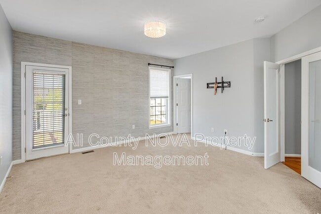 Building Photo - 2729 Celestial Dr
