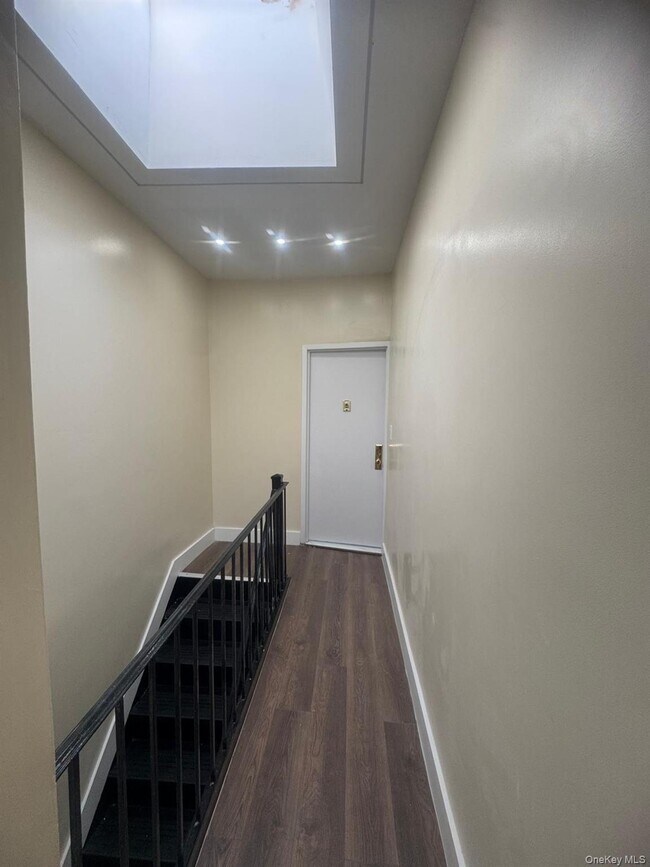 Building Photo - 91-04 43rd Ave