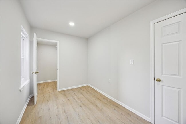 Building Photo - Stunning 4-Bedroom Townhome in the Heart of Francisville! Available NOW! Last Month’s Rent waived...