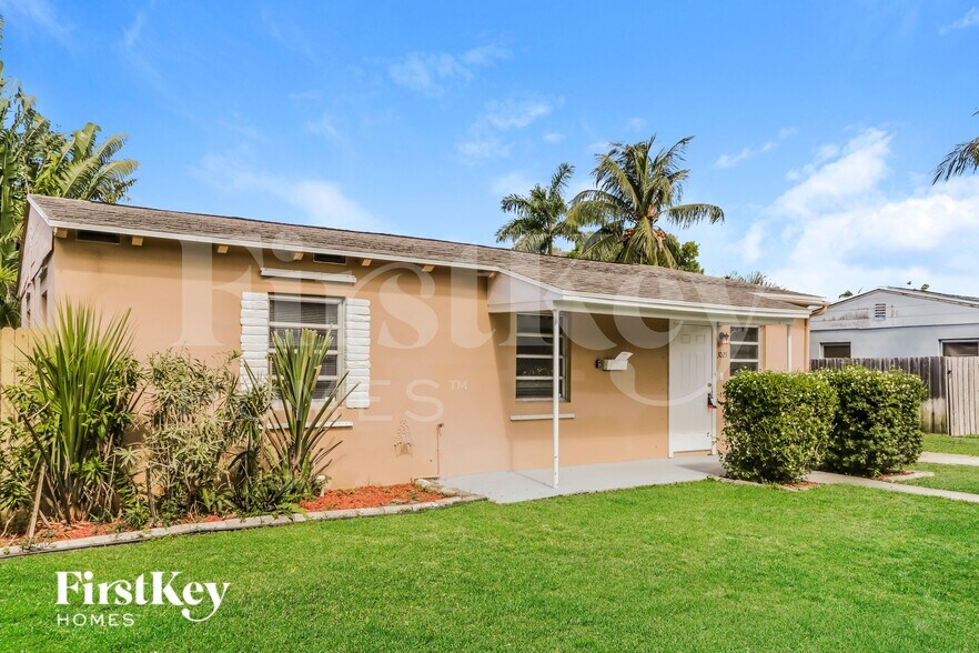 Building Photo - 3025 Robert Rd