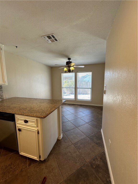 Building Photo - 14905 Dasmarinas Dr