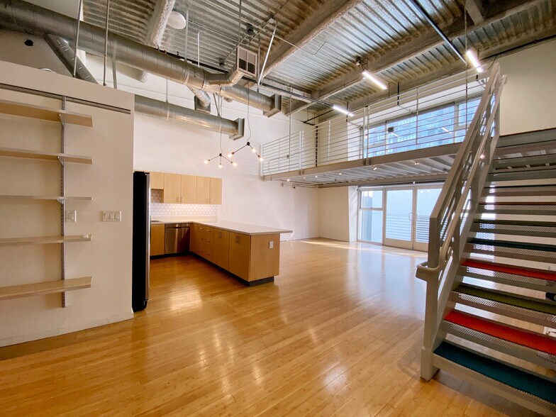 Building Photo - 1130 S FLOWER St