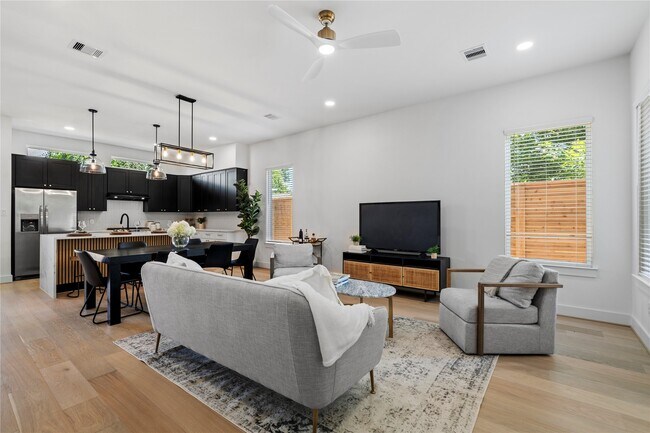 Building Photo - 4110 Cortlandt St