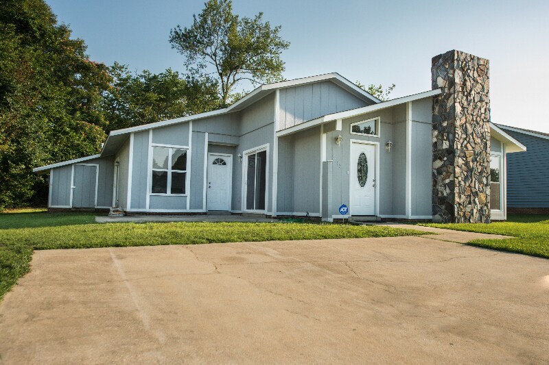 Primary Photo - 7117 Tollhouse Dr