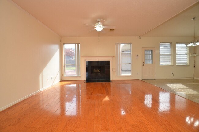 Building Photo - 8815 Barron Wood Cir E