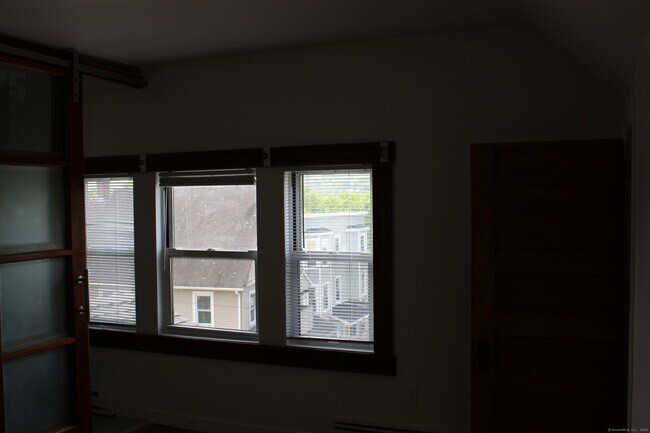 Building Photo - 47 Laurel St