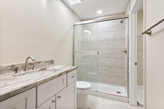 Building Photo - 15 Winster Fax Rd