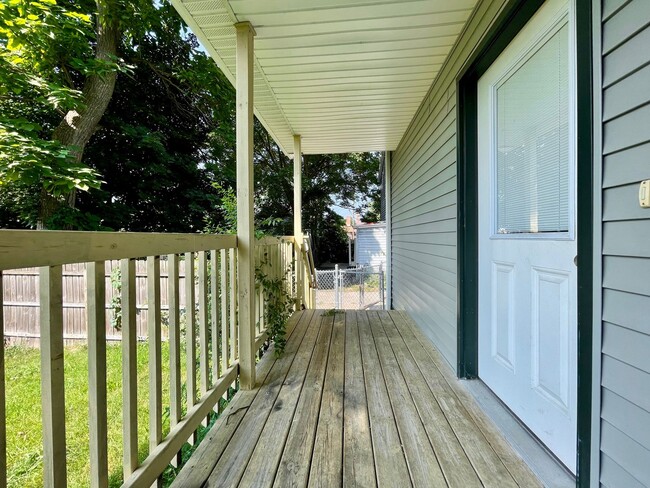 Building Photo - Four Bedroom Home in Southeast Grand Rapids