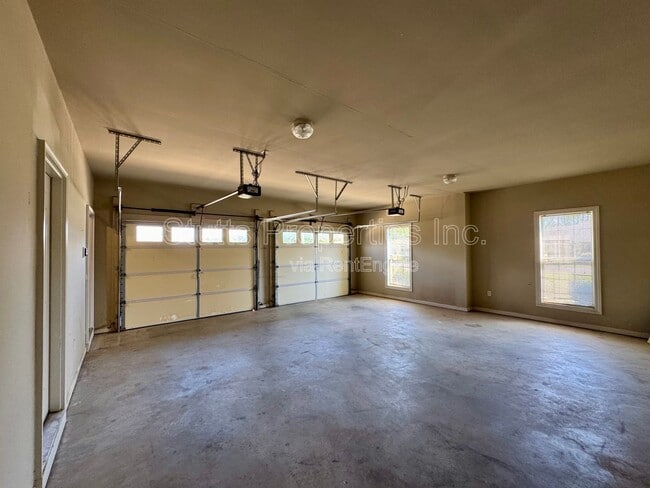 Building Photo - 11 Cedar Brook Ln